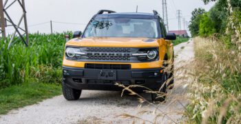 Ford Bronco Sport First Edition giallo